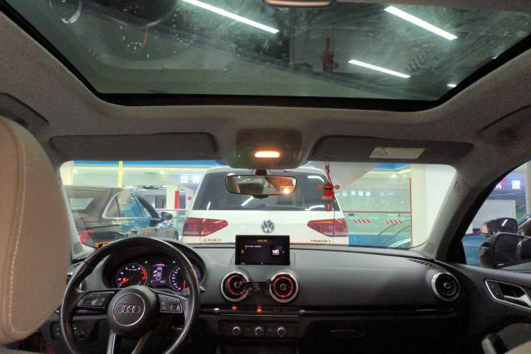 Used Audi A3 2018 30th Anniversary Edition Limousine 35 TFSI Fashion Model Headliner