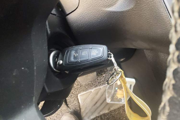 Used Ford Focus 2012 Sedan 1.6L Automatic Fashion Edition