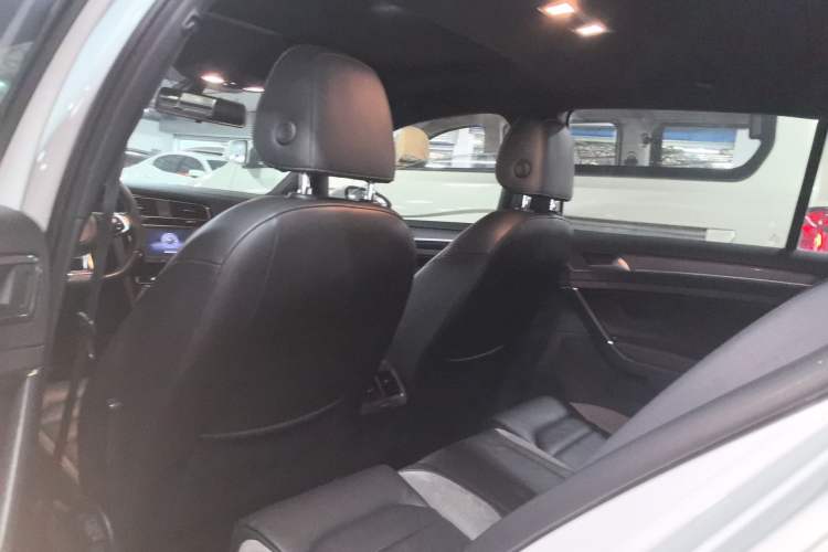 Used Volkswagen Golf 2017 280TSI Automatic R-Line Million-Vehicle Commemorative Edition