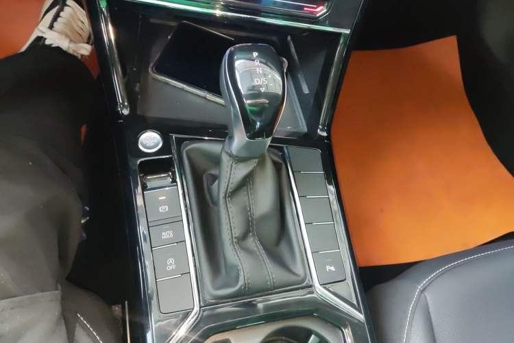 Used Volkswagen Passat 2024 330TSI Starry Elite Edition Gear Lever