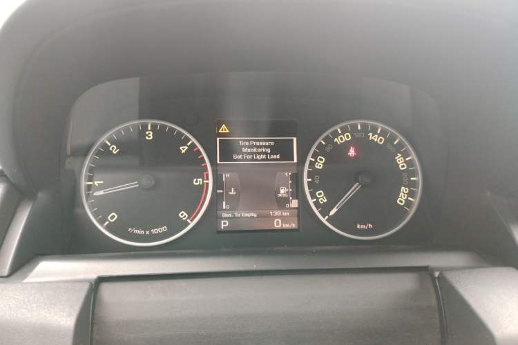 Used Land Rover Discovery 2010 3.0 TDV6 HSE Diesel Edition Instrument Cluster