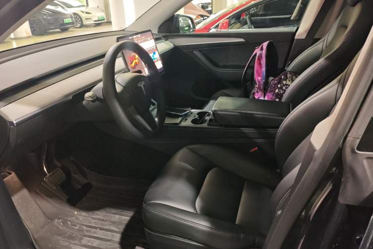 Used Tesla Model Y 2024 Long-Range All-Wheel-Drive Version
