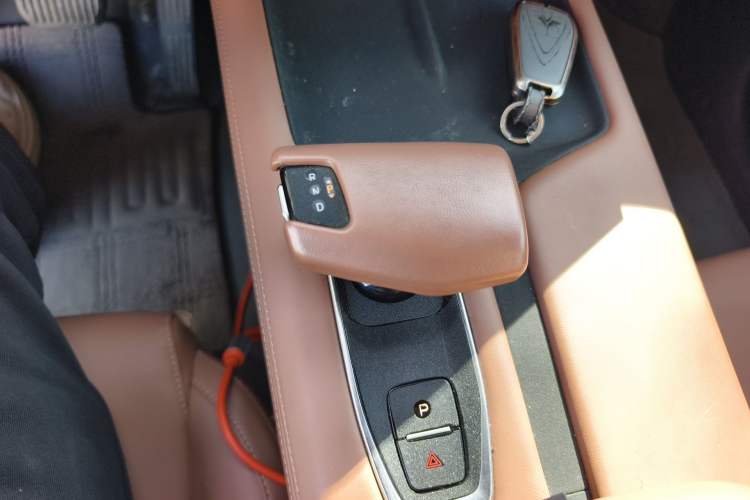 Used CHANGAN UNI-Z New Energy 2024 Blue Whale Smart Electric iDD 125km Leading Model Gear Lever