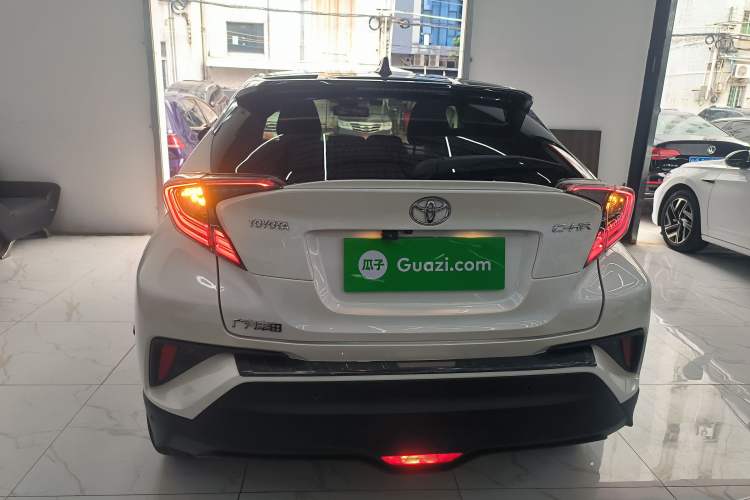 Used Toyota C-HR 2018 2.0L Luxury Sunroof Version China VI Standard Rear