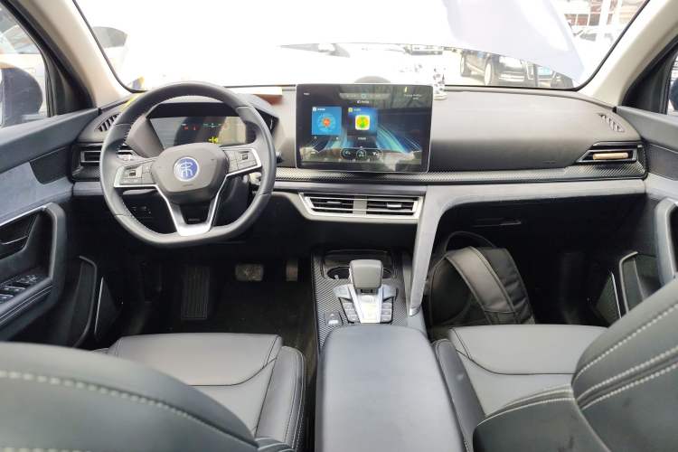 Used BYD Song Pro New Energy 2019 DM 1.5T Four-Wheel Drive Performance Edition Deluxe Model Center Console