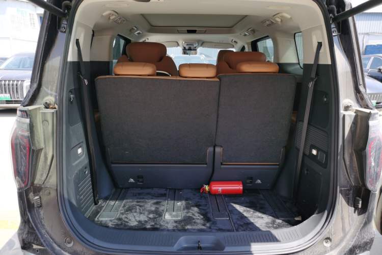 Used Hongqi HQ9 PHEV 2024 2.0T Four-Wheel Drive Business Edition
