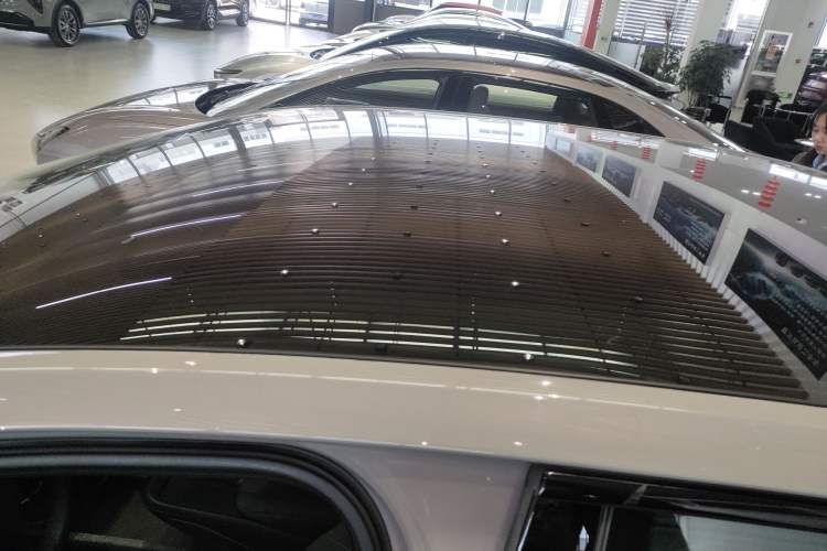 Used Hongqi EH7 2025 640 All-Wheel Drive Smart Selection Edition Roof