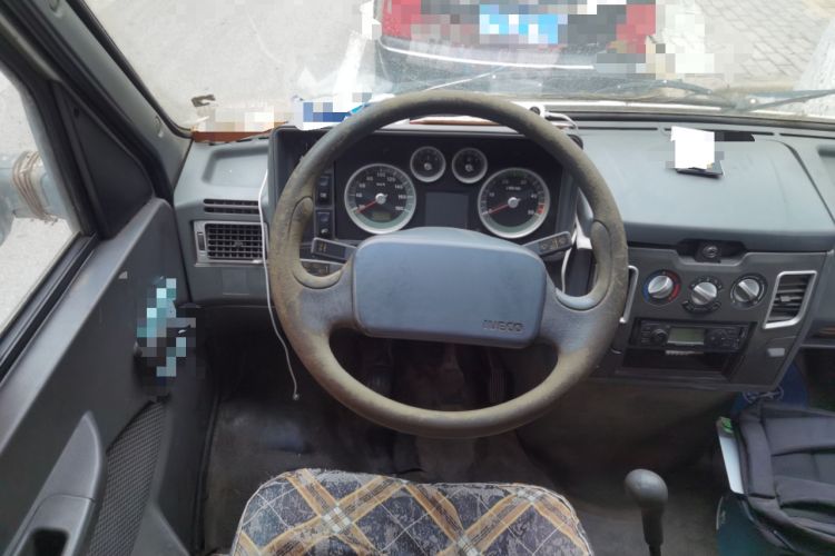 Used Iveco Daily 2009 2.5T-A35 7-Seater
