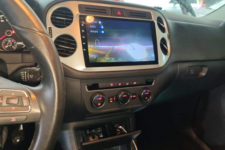 Used Volkswagen Tiguan L 2015 1.8TSI Manual Two-Wheel-Drive Limited Edition