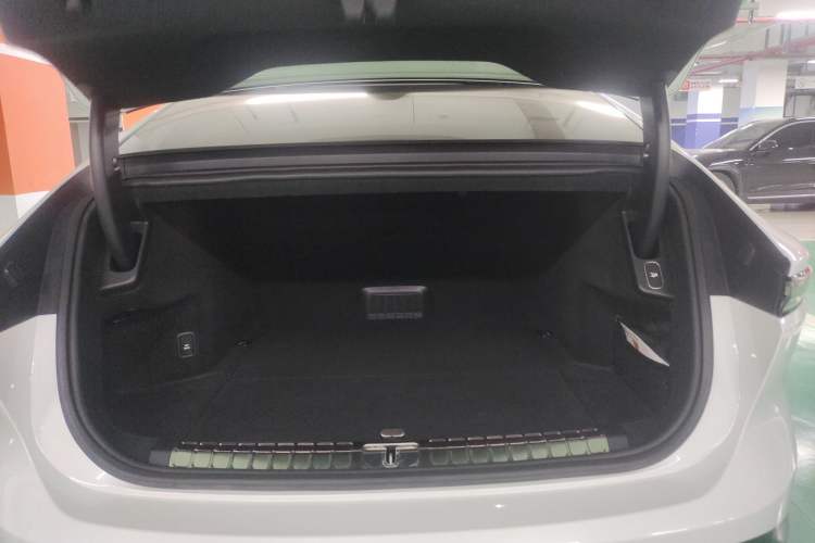 Used Nio ET9 2025 100 kWh Trunk