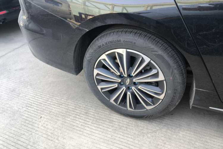 Used Fengyun A8L 2025 1.5 TGDI 145 km Comfort Version Right Rear Wheel Hub