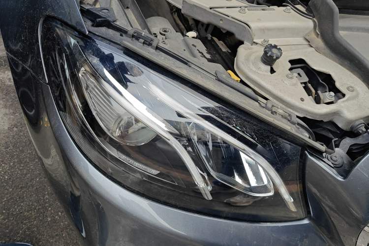 Used Mercedes-Benz E-Class 2016 E 300 L Sporty and Stylish Model