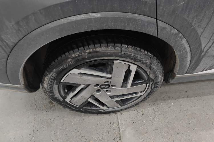 Used ONVO Luxeed L90 2025 Model—Max Six-Seater Version
