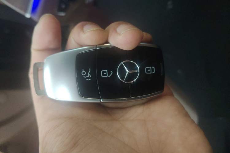 Used Mercedes-Benz E-Class 2023 Updated E 300 L Fashion Edition
