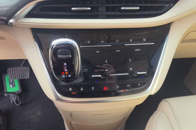 Used Buick GL8 2022 ES Landtrek 653T Flagship Model
