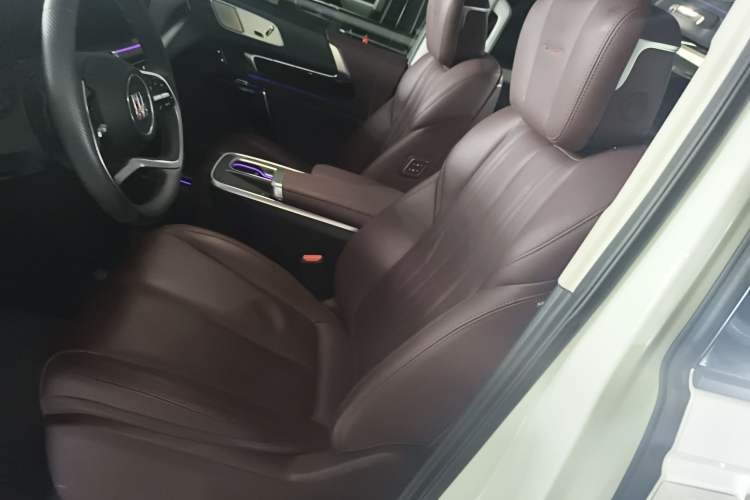 Used Buick Century 2023 2.0T Six-Seater Yinshi Edition