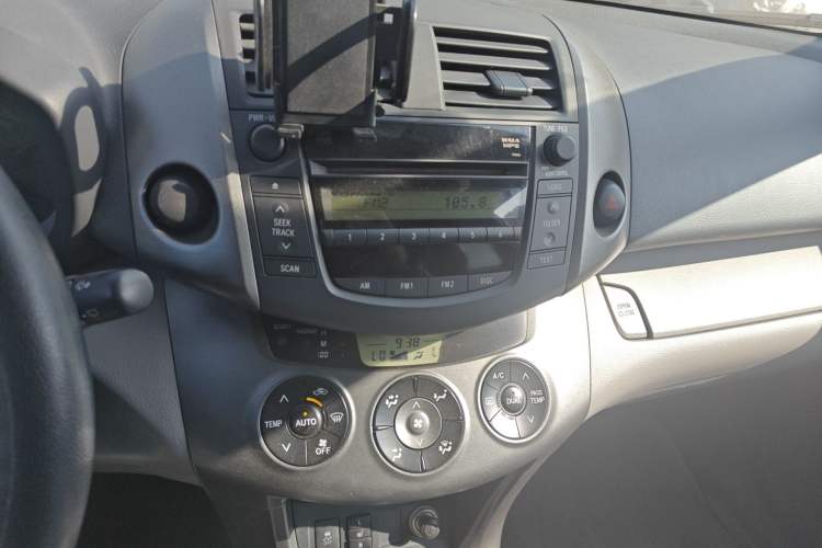 Used Toyota RAV4 2010 2.0L Manual Deluxe Upgrade