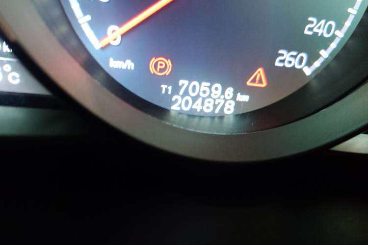 Used Volvo V40 2015 1.6T Zhiya Edition
