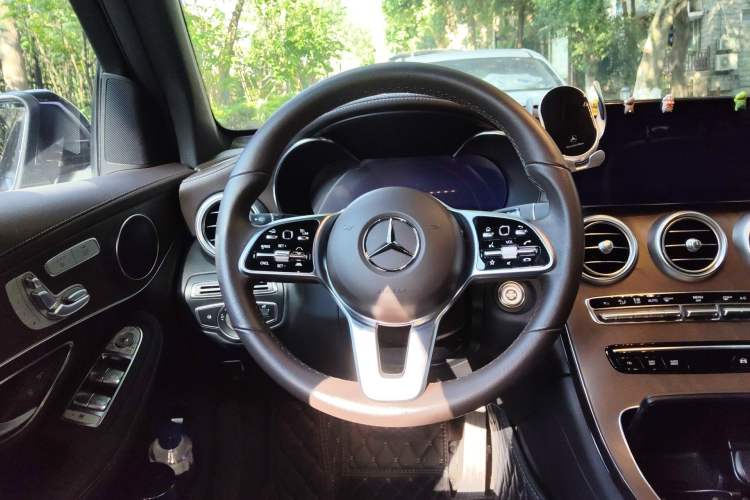 Used Mercedes-Benz GLC 2022 GLC 300 L 4MATIC Luxury Model Steering Wheel