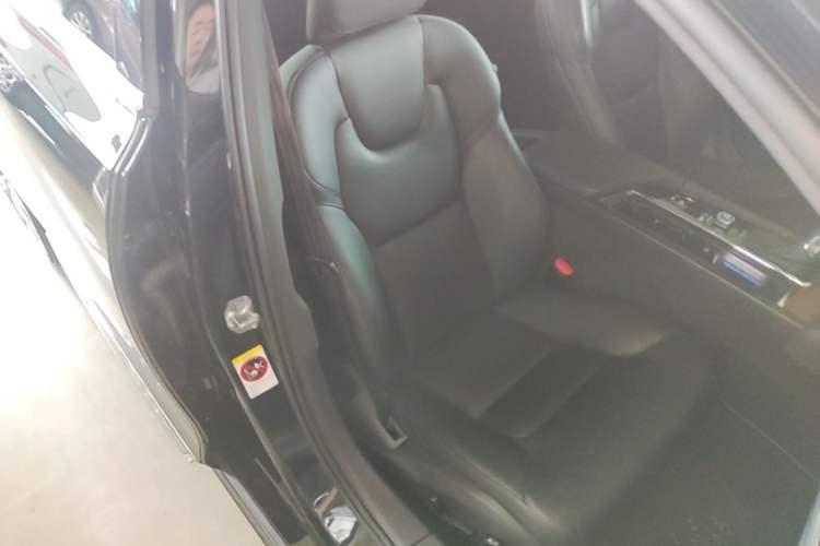 Used Volvo S90 2020 T5 Zhiyi Luxury Edition
