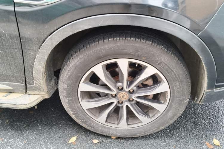 Used Dongfeng Fengdu MX5 2016 2.0L Automatic Flagship Edition Right Front Wheel Hub