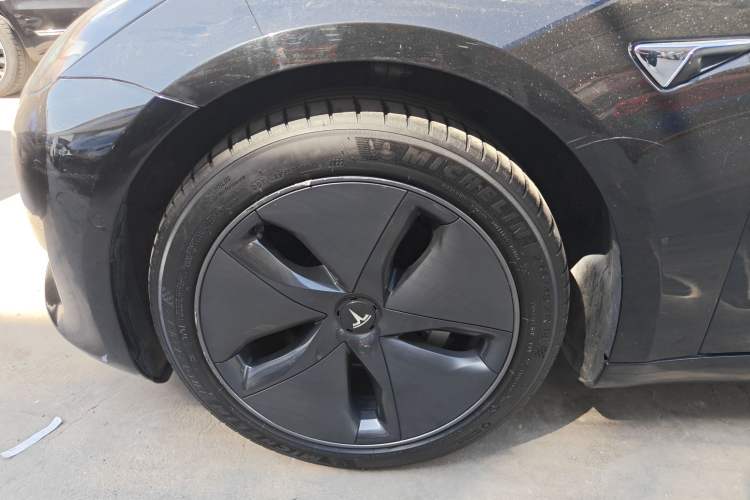 Used Tesla Model 3 2020 Revised Version Standard Range Rear-Wheel Drive – Upgraded Edition Left Front Wheel Hub
