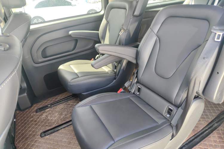 Used Mercedes-Benz Vito 2018 2.0T Business Version China VI Emission Standard
