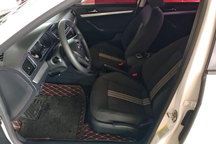 Used Volkswagen Gran Lavida 2017 1.6L Automatic Fashion Edition Left Front Seat