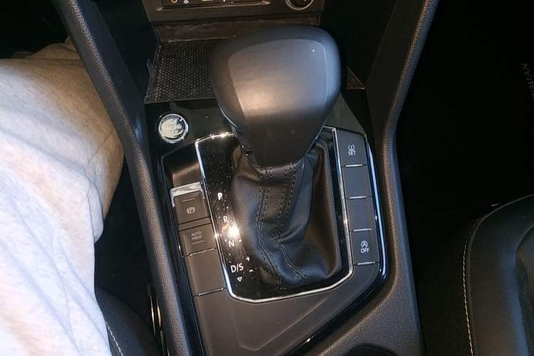 Used Volkswagen Tiguan L 2017 330TSI Automatic Two-Wheel Drive Luxury Edition