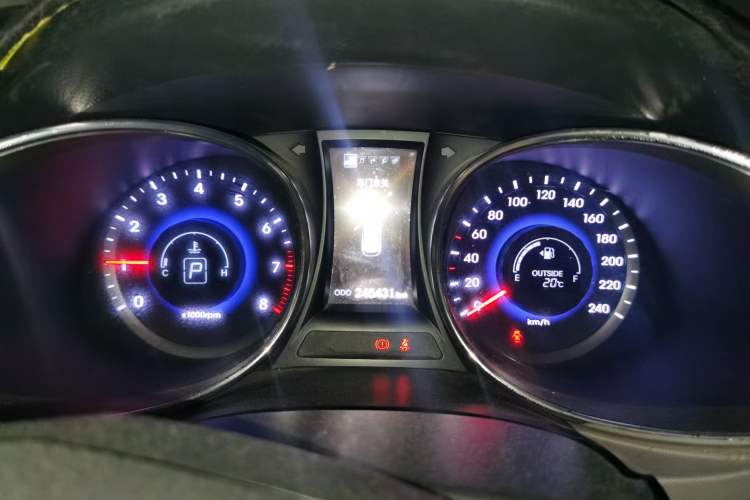 Used Hyundai Santa Fe Classic 2013 Facelift 3.0L 4x4 Comfort Edition with Navigation Euro IV compliant Instrument Cluster