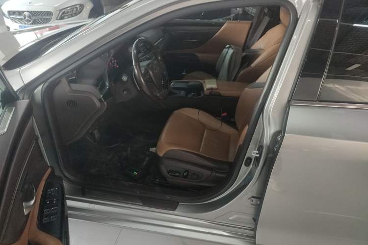 Used Lexus ES 2020 200 Luxury Edition