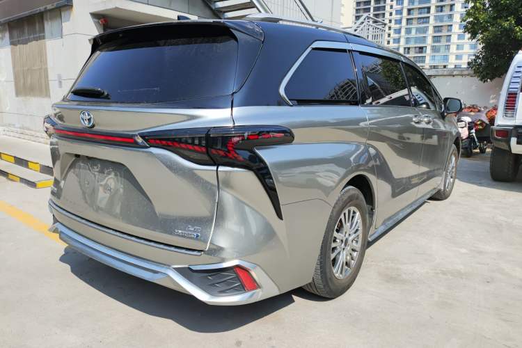 Used Toyota SIENNA 2021 2.5L Hybrid Comfort Edition Rear Right 45 Deg