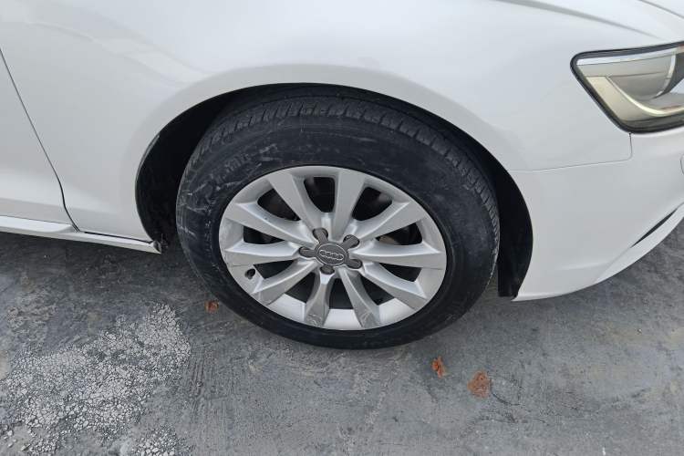 Used Audi A6L 2014 TFSI Standard Model Right Front Wheel Hub