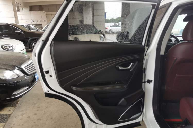 Used JETOUR X70M 2021 1.5T DCT Luxury Partner Model 7 Seats