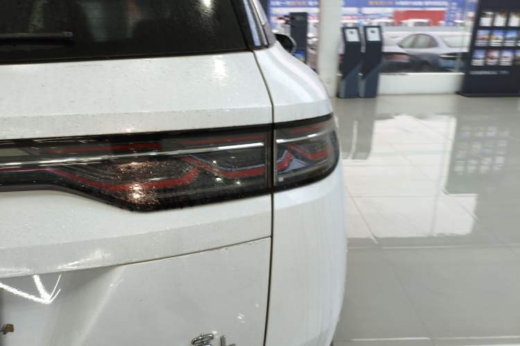 Used BYD Song L DM-i 2025 Intelligent Driving Version 112 km Beyond-Range Type
