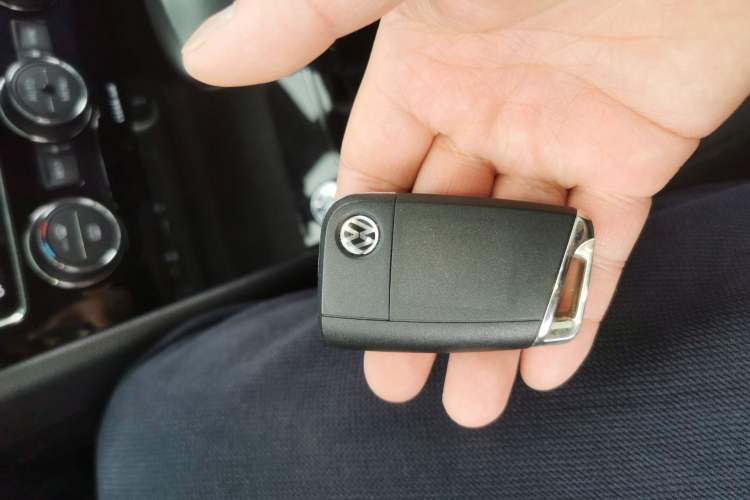 Used Volkswagen Tiguan L 2017 330TSI Automatic Two-Wheel Drive Luxury Edition Vehicle Key