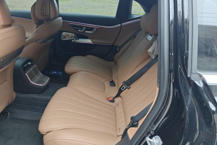 Used Mercedes-Benz E-Class 2024 Facelift E 300 L Luxury Edition