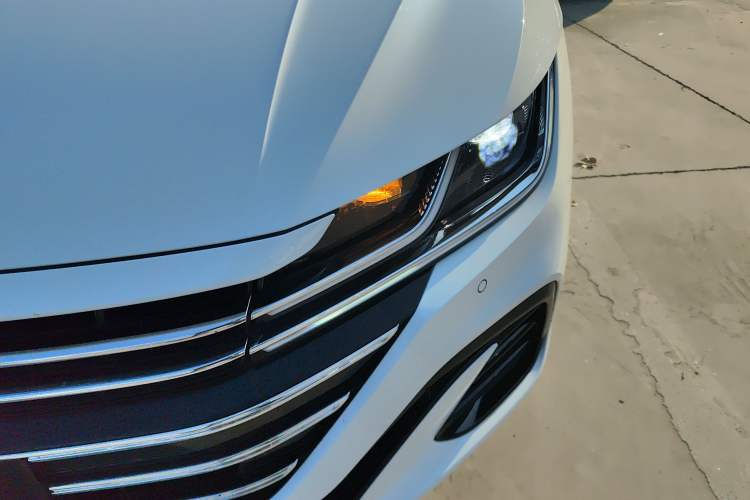 Used Volkswagen FAW-Volkswagen CC 2025 Model, Facelifted, 330TSI, Glamorous—Shared Edition Left Front Headlight