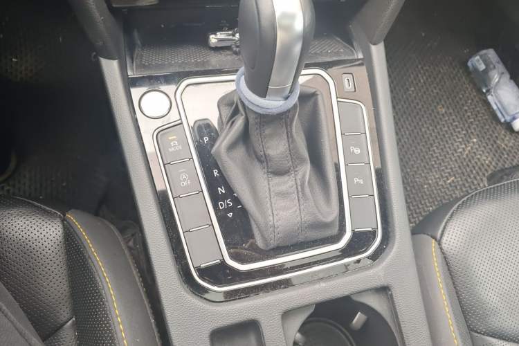 Used Volkswagen FAW-Volkswagen CC 2023 330TSI Ignite Edition Gear Lever