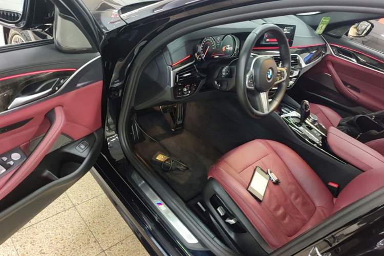 Used BMW 5 Series 2018 Restyled 530Li Luxury Edition M Sport Package
