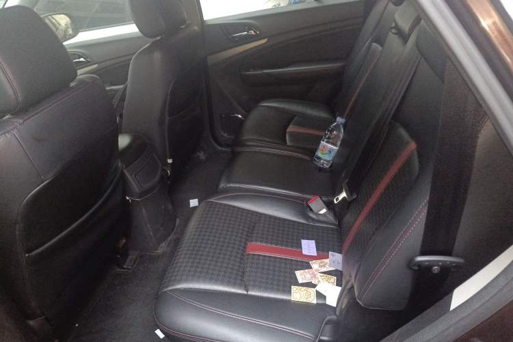 Used BYD S7 2015 2.0T Automatic Prestige Model
