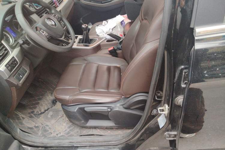 Used FORTHING Joyear X5 2017 Jingxiang Series 1.5T Manual Luxury Model
