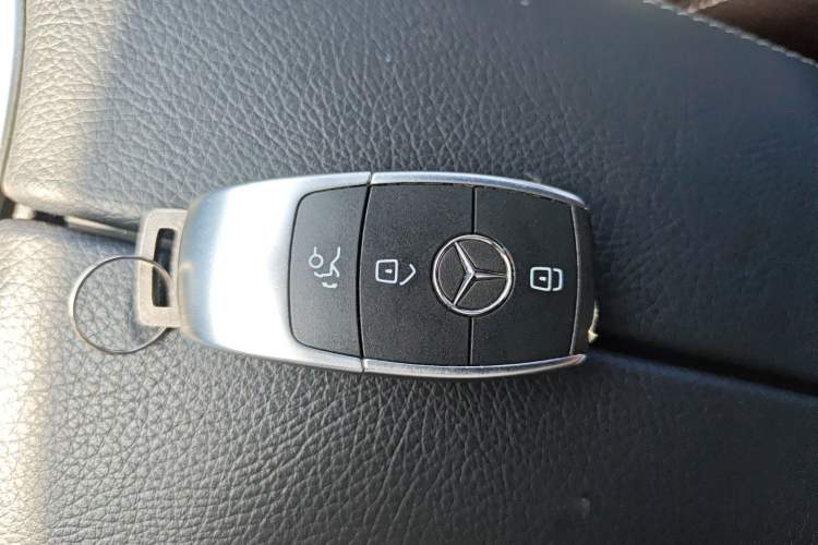 Used Mercedes-Benz GLC 2021 GLC 260 L 4MATIC Dynamic Edition Vehicle Key