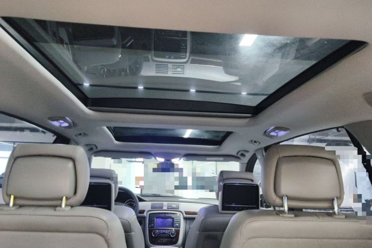 Used Mercedes-Benz R-Class 2010 R 350 L 4MATIC Headliner