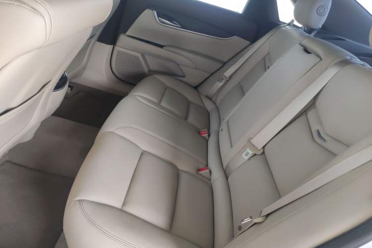 Used Cadillac XTS 2015 28T Comfort Model
