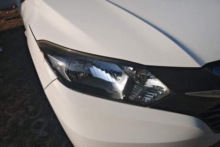 Used Honda Vezel 2015 1.5L CVT two-wheel drive Comfort trim Exterior 6