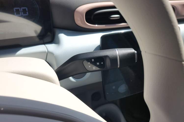 Used Leapmotor T03 2025 310 Comfort Edition Gear Lever