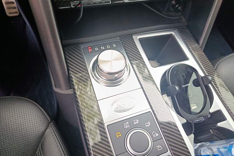 Used Land Rover Discovery 2020 3.0 SC V6 30th Anniversary Special Edition Gear Lever