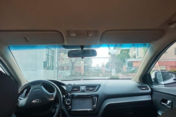 Used Kia K2 2015 Sedan 1.4L MT GLS Headliner