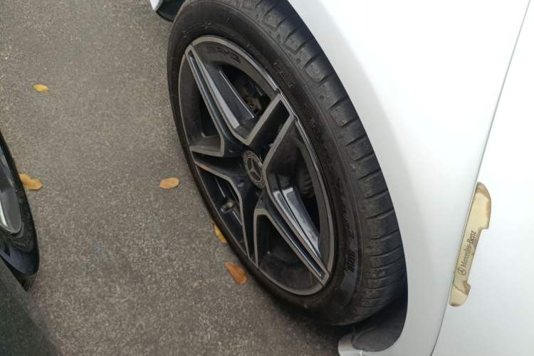 Used Mercedes-Benz C-Class 2021 C 260 L Sport Edition Star Collection Right Rear Wheel Hub